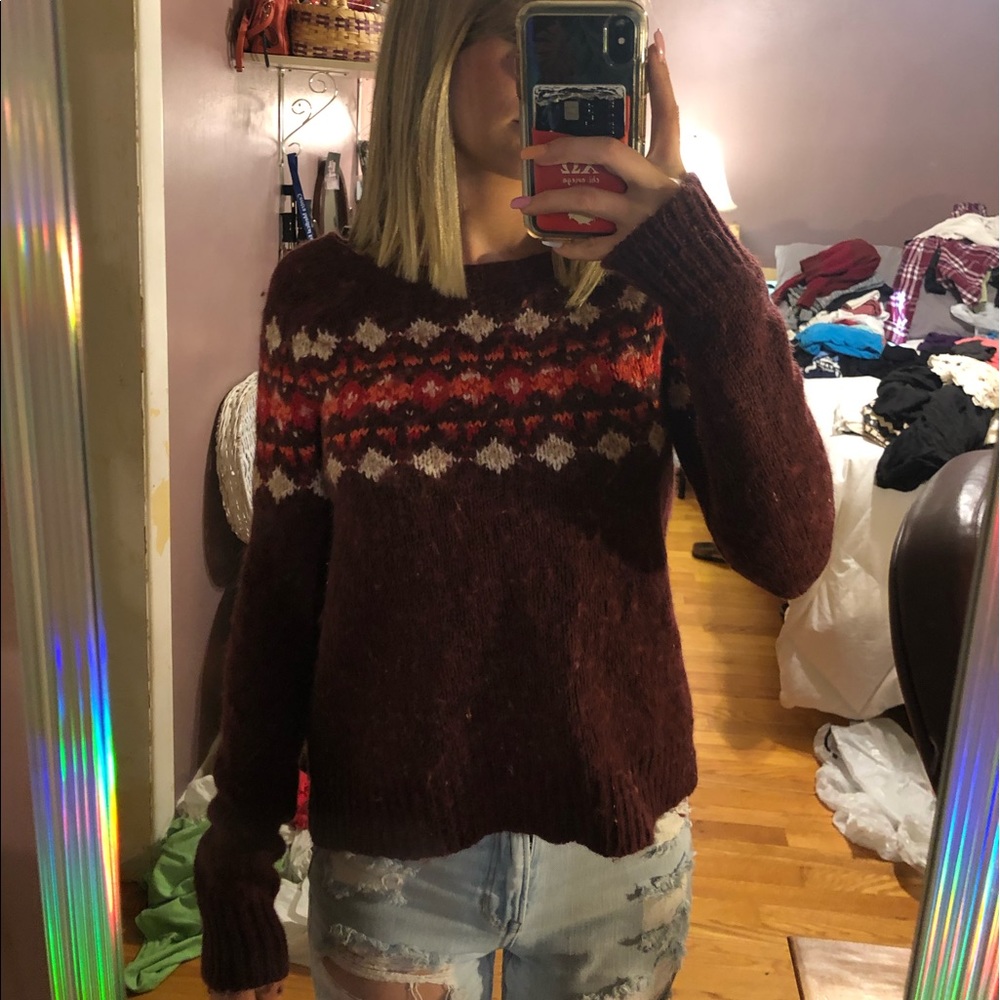Maroon hollister sweater